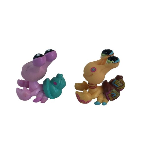 Littlest Pet Shop LPS Pink Hermit Crab #1403 & Brown #1008 with Terrarium - Picture 3 of 12